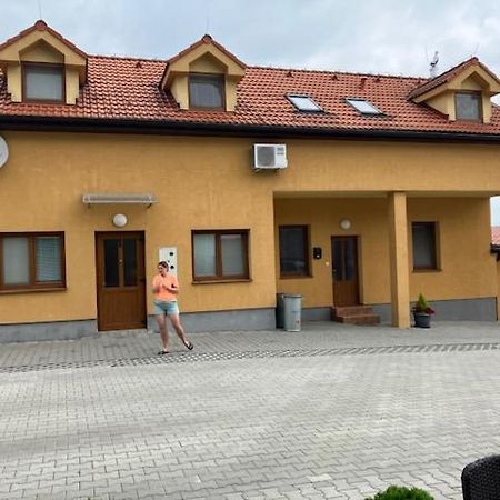 Apartmanovy Dom Slavia Lägenhet Bojnice Exteriör bild